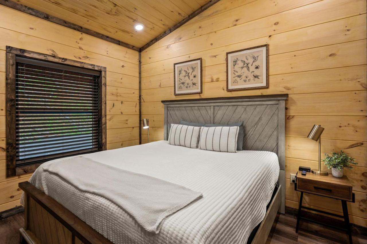 New Cozy Mountain Cabin Hot Tub Near Downtown Gatlinburg Εξωτερικό φωτογραφία