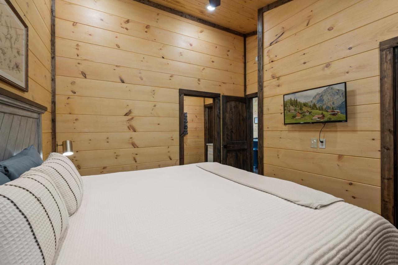 New Cozy Mountain Cabin Hot Tub Near Downtown Gatlinburg Εξωτερικό φωτογραφία