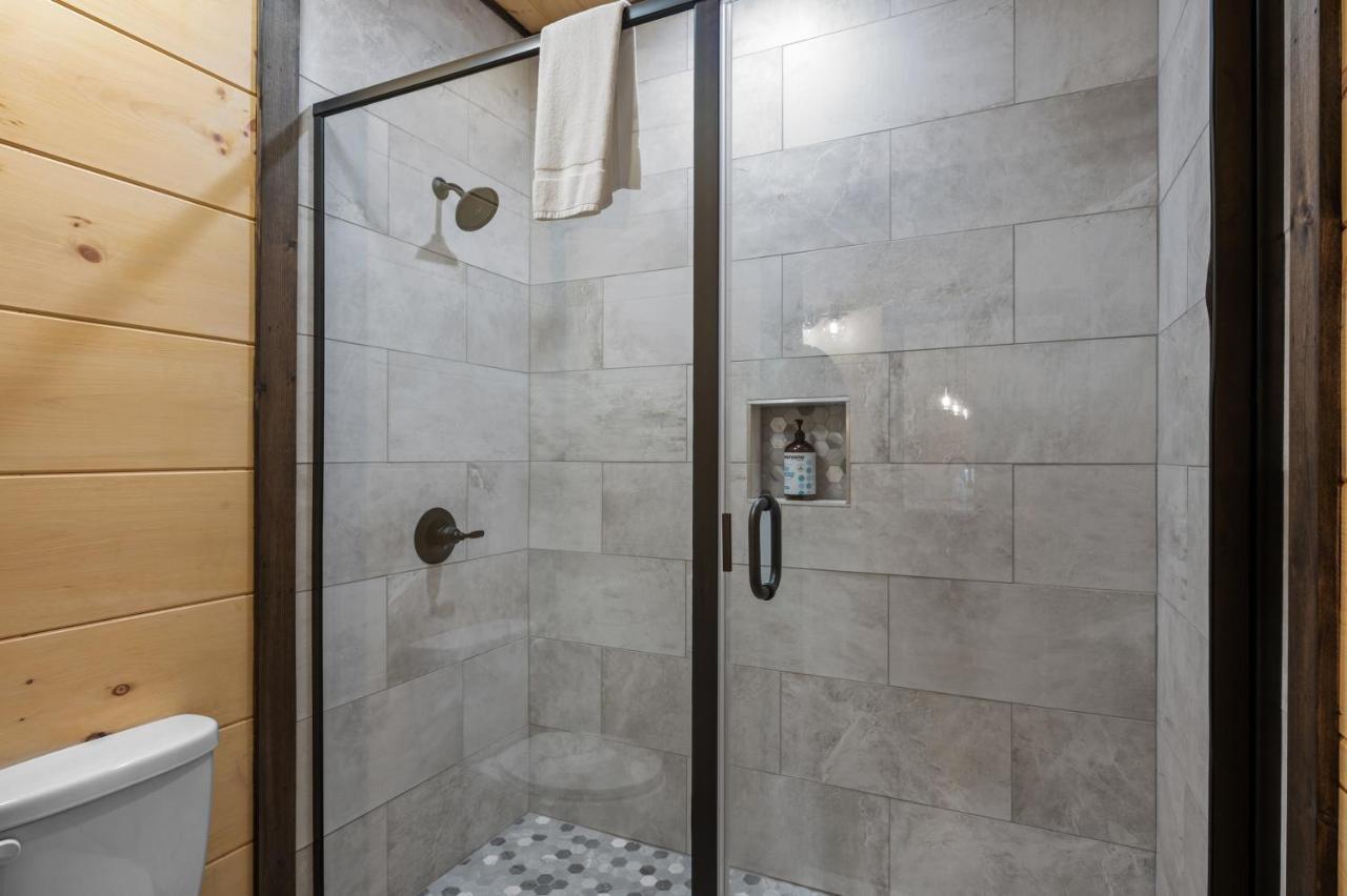 New Cozy Mountain Cabin Hot Tub Near Downtown Gatlinburg Εξωτερικό φωτογραφία