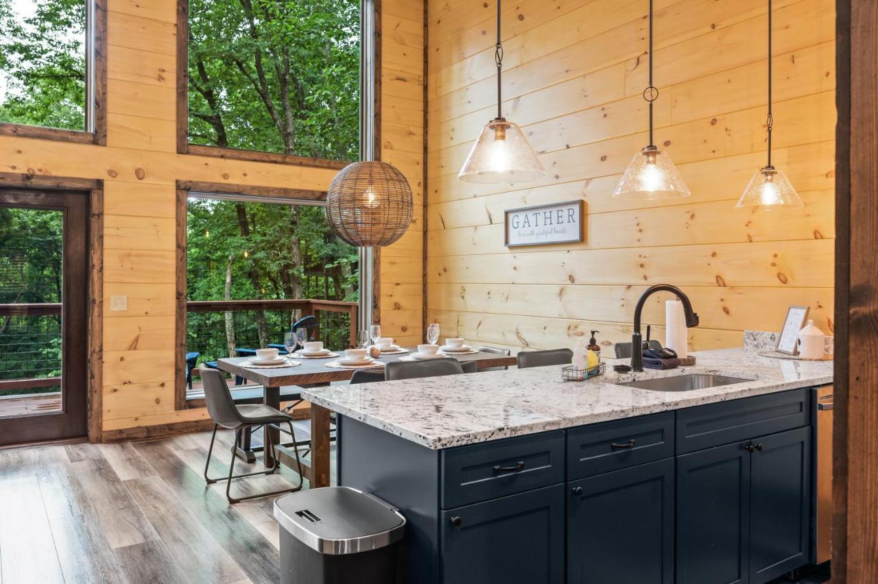New Cozy Mountain Cabin Hot Tub Near Downtown Gatlinburg Εξωτερικό φωτογραφία