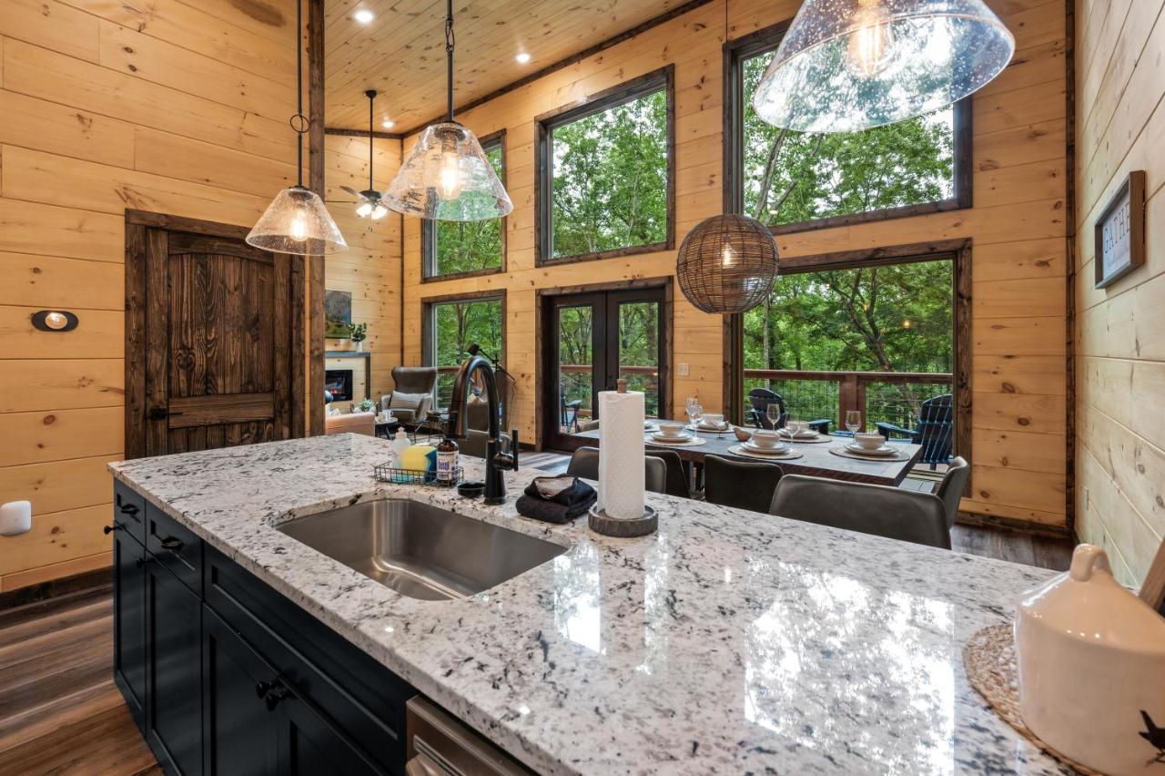 New Cozy Mountain Cabin Hot Tub Near Downtown Gatlinburg Εξωτερικό φωτογραφία
